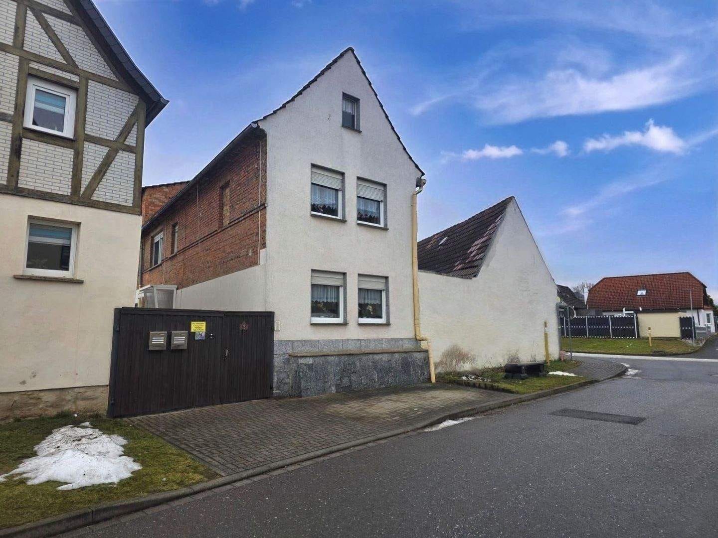 Immobilie in Sangerhausen - Flexibles Wohnkonzept mit drei Einheiten, Innenhof, Garten und Pool ! - Bild 0