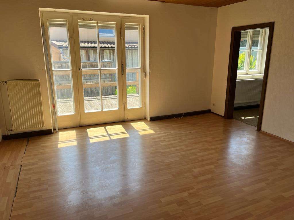 Immobilie in Kühbach - Sanierungsbedürftiges Haus / Bauplatz für Doppelhaushälfte – vermietet, 1,5 Jahre Restlaufzeit - Bild 2