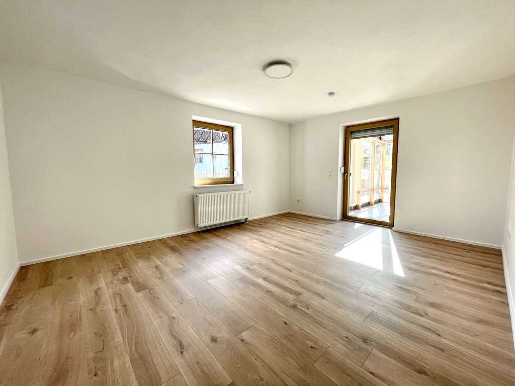 Immobilie in Pfeffenhausen - Familientraum mit Garten: Frisch saniertes Mehrgenerationenhaus mit Terrasse. Ohne Provision! - Bild 3