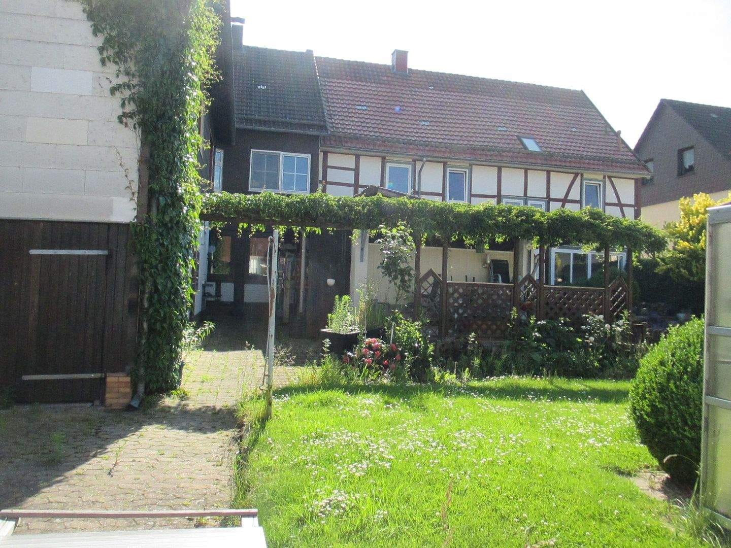 Immobilie in Dransfeld - Großzügiges Reihenhaus mit Charme und Platz für neue Ideen in Dransfeld - Bild 4