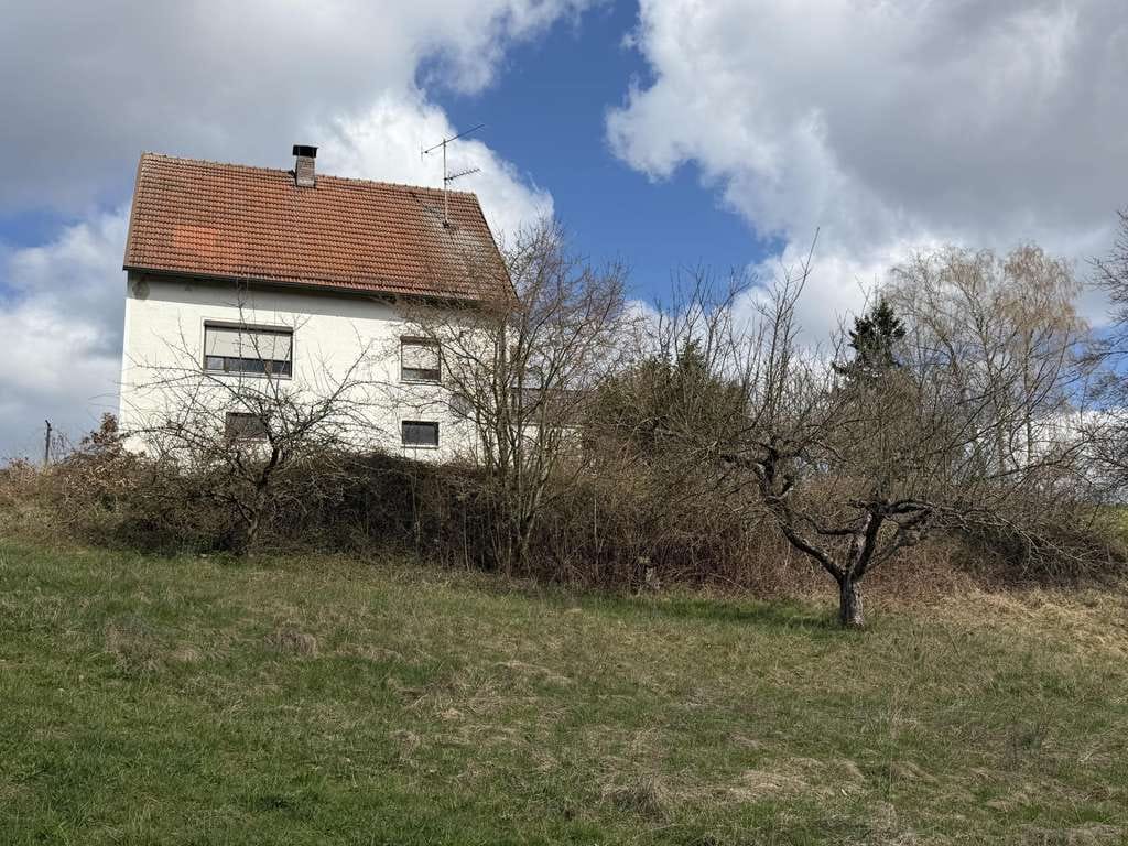 Immobilie in Ihrlerstein - Renovierungsbedürftiges Haus auf Traumgrundstück in Ihrlerstein - Bild 2