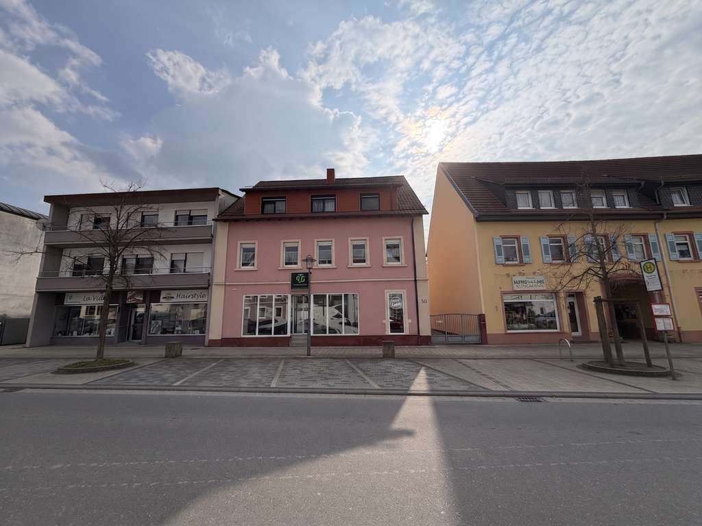 Immobilie in Meckesheim - Mehrgenerationenhaus mit 4 freien Wohnungen+großer Garten am Marktplatz von Meckesheim - Bild 0