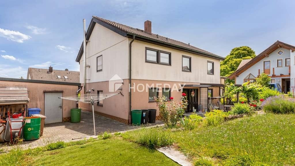 Immobilie in Eisenheim - Charmantes Einfamilienhaus in Eisenheim mit Sauna, PV-Anlage, Carport und Doppelgarage - Bild 1