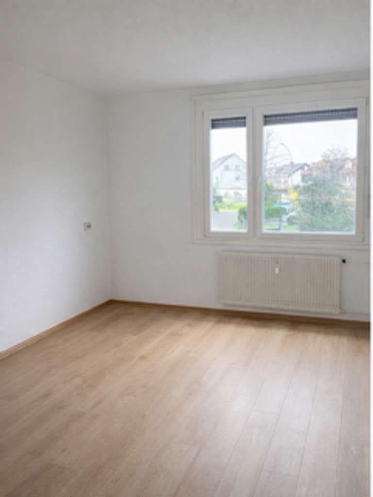 Immobilie in Weinstadt - Endersbach, (schwarzer Peter) 3,5 Zimmer-EG Wohnung, 2 Balkone + TG - Platz, frei - Bild 1