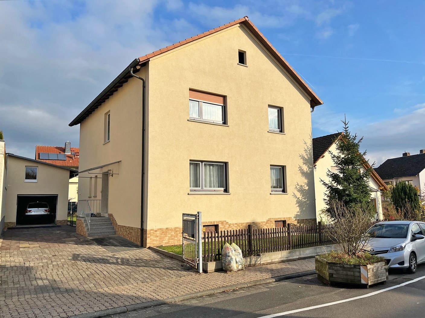 Immobilie in Sulzbach am Main - Grundsolides Haus in schöner Lage - Bild 1
