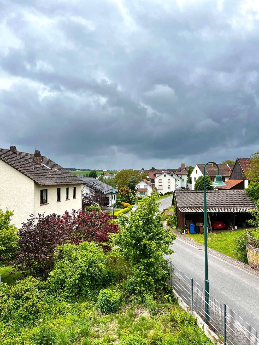 Immobilie in Esselbach - Wohnhaus mit Garten, Garage und Ausbaupotenzial in ruhiger Lage - Bild 2