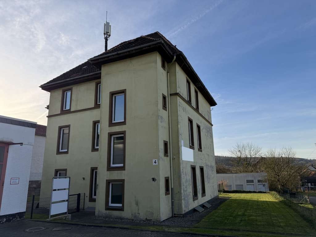 Immobilie in Einbeck - Gewerbeobjekt mit Büroetage und Fremdenzimmern in Einbeck - Kreiensen - Bild 0