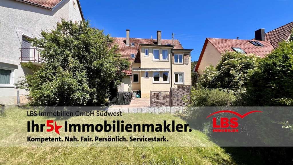 Immobilie in Dürbheim - MIT HANDWERKLICHEM GESCHICK ZU IHREM TRAUMHAUS
Charmantes Wohnhaus in Dürbheim mit Charakter - Bild 1