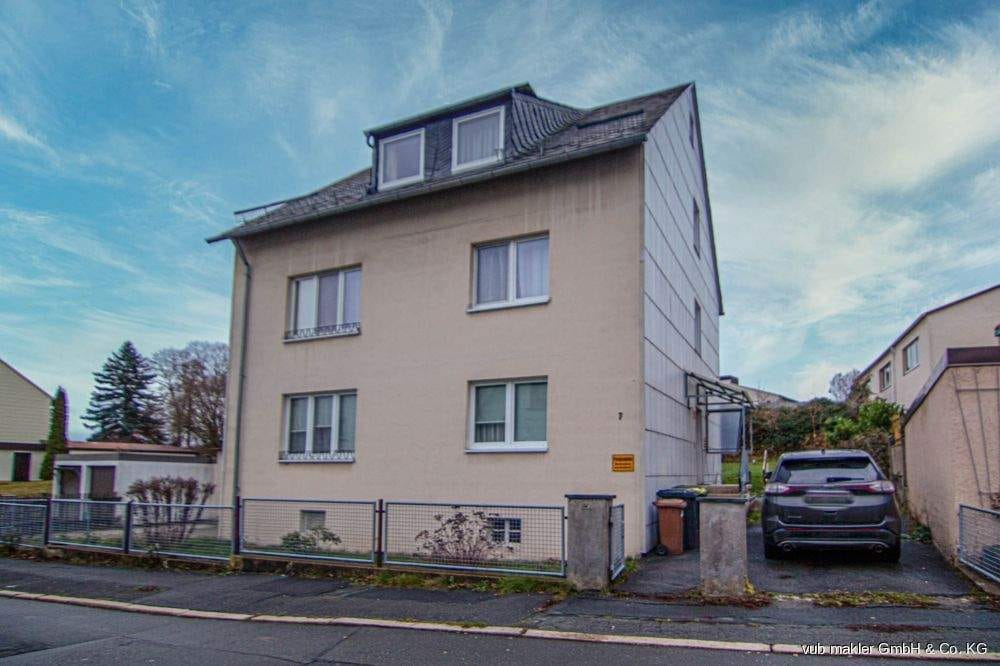 Immobilie in Selbitz - KAPITALANLEGER aufgepasst: Voll vermietetes Dreifamilienhaus in ruhiger Wohnlage in Selbitz - Bild 1