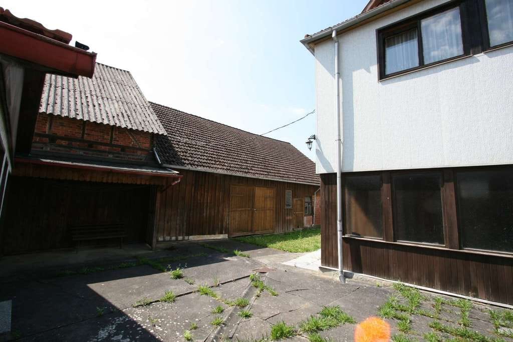 Immobilie in Grabfeld - Einfamilienhaus mit Nebengebäuden in Nordheim - Bild 3