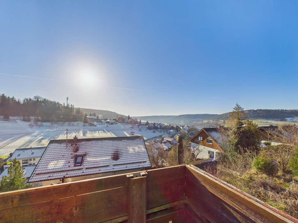 Immobilie in Nagold - Einfamilienhaus mit Einliegerwohnung + 3 Garagen, Panoramablick & Ausbaupotenzial im Dachgeschoss... - Bild 1