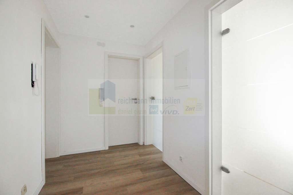 Immobilie in Donaueschingen - Weitgehend renovierte 2-Zimmer-Wohnung mit Terrasse und Garage in ruhiger Lage von DS-Heidenhofen! - Bild 1