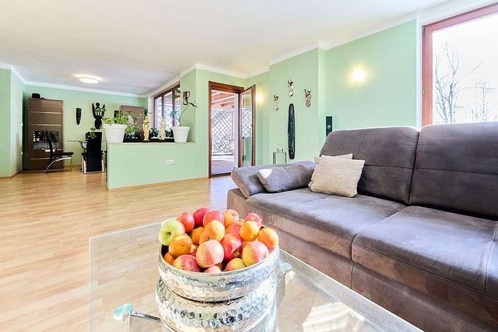 Immobilie in Windach - Ihr neues Zuhause: Stilvolle Erdgeschosswohnung mit viel Platz und Wohlfühlambiente - Bild 1