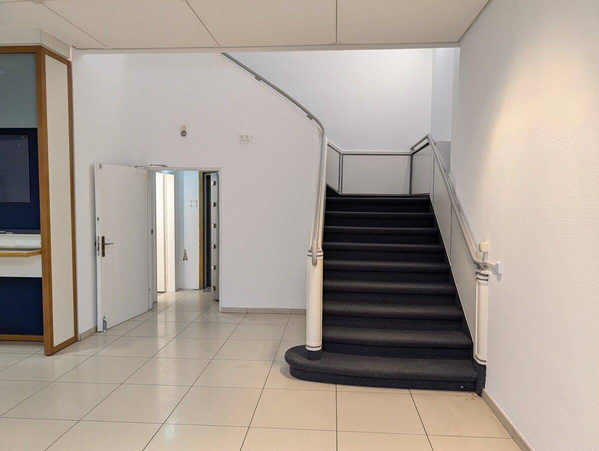 Immobilie in Bitterfeld-Wolfen - Attraktives Investment: Wohnhaus mit Gewerbeflächen - Bild 3