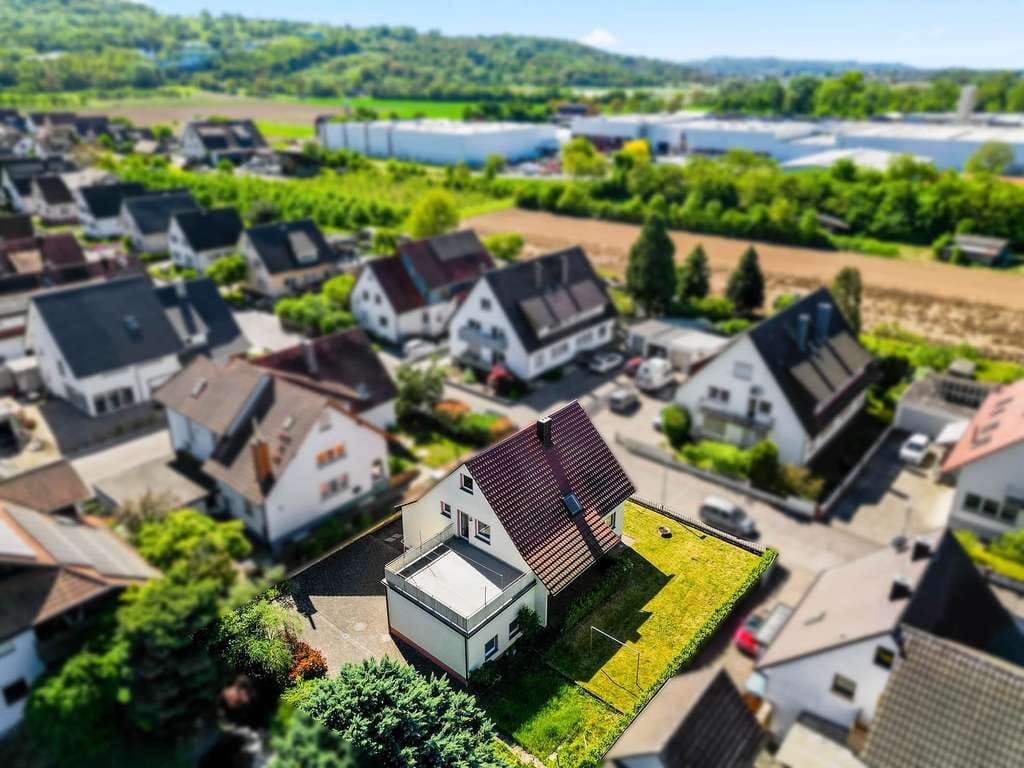 Immobilie in Ringsheim - Raum für die ganze Familie – Einfamilienhaus mit großem Garten und viel Potenzial - Bild 1
