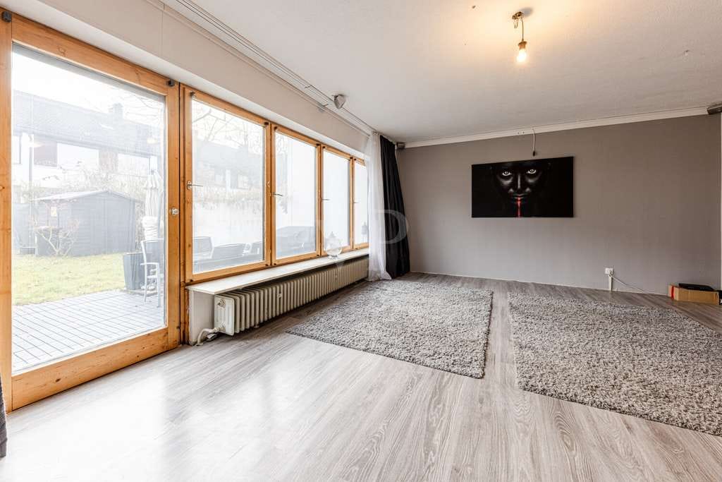 Immobilie in Hohenbrunn - Renovierungsbedürftiges Reihenmittelhaus mit großem Potenzial - Bild 2