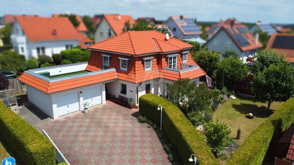 Immobilie in Burghaslach - Großzügiger Wohntraum für die ganze Familie: Viel Platz, herrlicher Garten und keine Dachschrägen! - Bild 1