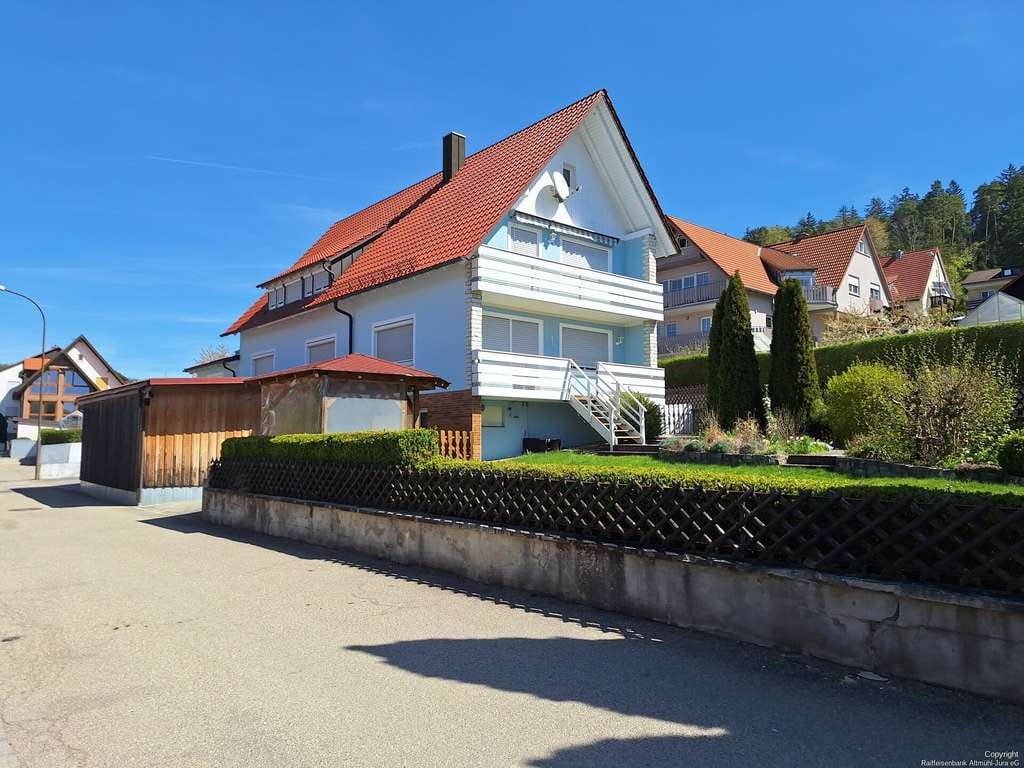Immobilie in Greding - Großzügiges Wohnhaus mit flexiblen Nutzungsmöglichkeiten – Wohnen nach Ihren Vorstellungen - Bild 0