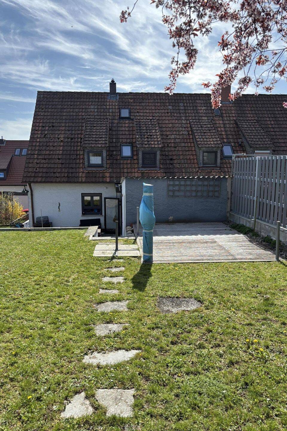 Immobilie in Euerbach - Doppelhaushälfte auf schönem Grundstück - Bild 3