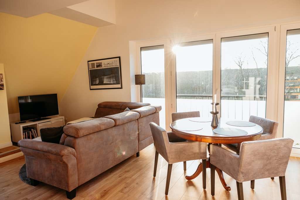 Immobilie in Seestermühe - Lichtdurchflutete 2,5 Maisonette-Whg mit Galerie und Deichblick in Seestermühe - Bild 1