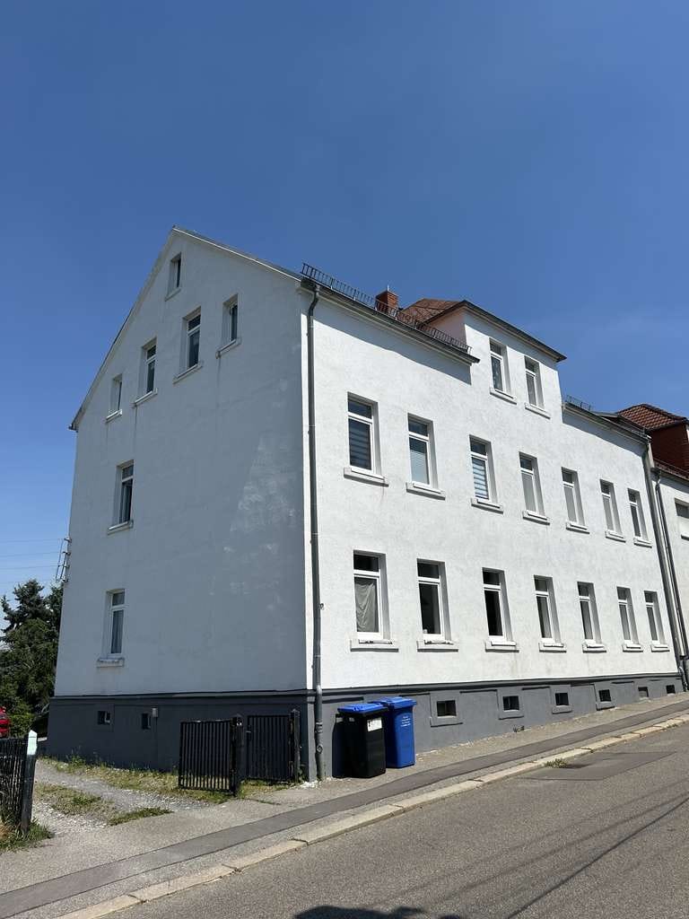 Immobilie in Zwickau - EinzieheVoll vermietetes Mehrfamilienhaus mit Entwicklungspotenzial in Zwickau- Cainsdorf - Bild 0