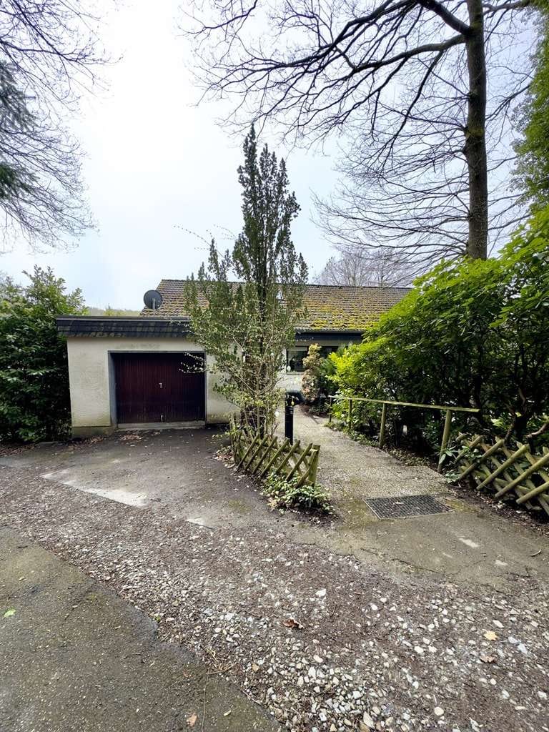 Immobilie in Rösrath - Einfamilienhaus mit Einliegerwohnung
in Rösrath, 
großes Grundstück & enormes Potenzial - Bild 4