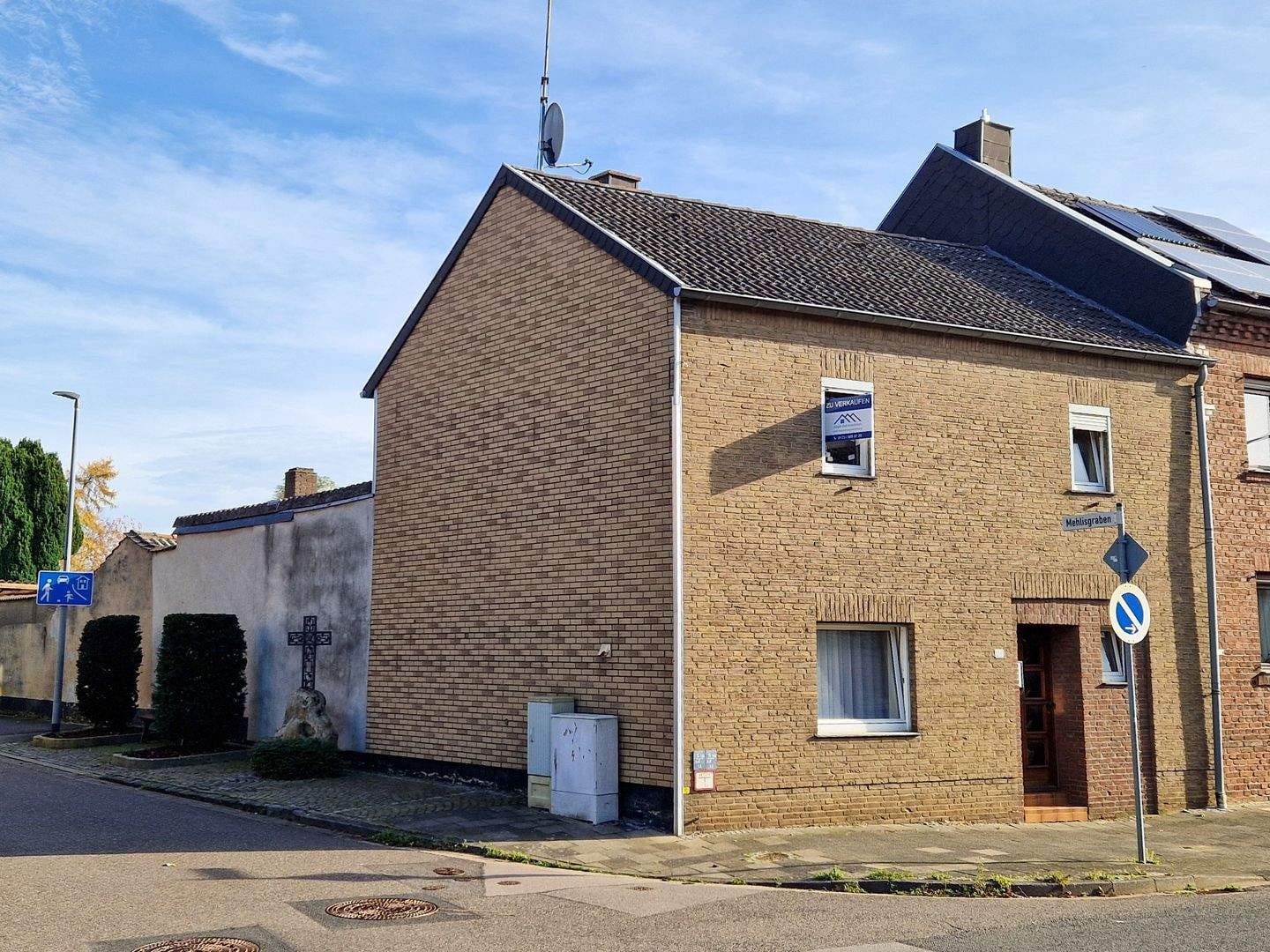 Immobilie in Niederzier - freies Wohnhaus mit 4 Zimmern, Anbauten, Hof und Garten in Niederzier Hambach - Bild 1