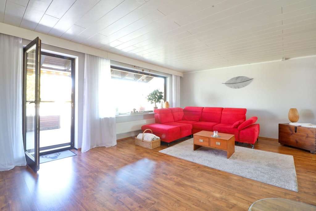 Immobilie in Helmstadt-Bargen - Sonnige 3,5-Zimmer-Wohnung mit großem Balkon plus 1-Zimmer-Apartment im Herzen von Helmstadt-Bargen - Bild 1