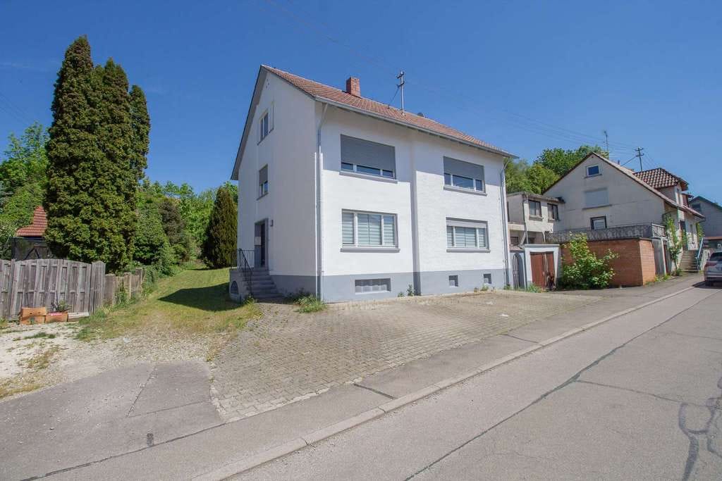 Immobilie in Scheer - Großzügiges Zweifamilienhaus mit parkähnlichem Grundstück & Bauplatz - Bild 1