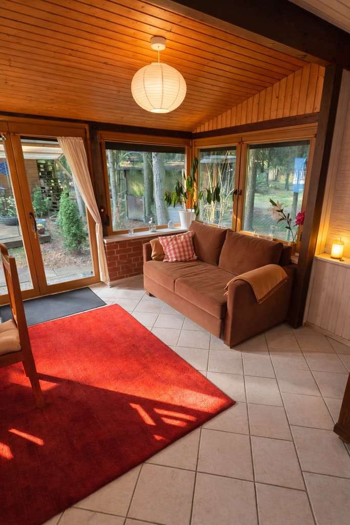 Immobilie in Jelmstorf - Ruhig gelegenes Einfamilienhaus / Ferienhaus im Wald – großes Grundstück mit Nebengebäude - Bild 3