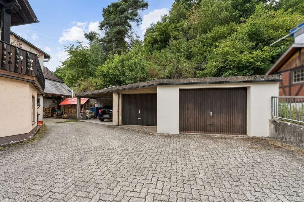 Immobilie in Zell im Wiesental - Wohn- und Geschäftshaus mit Potenzial, Ideal für Handwerker, Unternehmer und Investoren - Bild 1