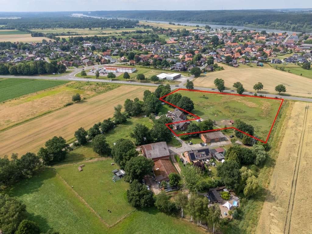 Immobilie in Artlenburg - Mehrfamilienhaus mit vier Wohneinheiten, einer Gewerbeeinheit und 14.200 m2 Grundstücksfläche - Bild 0