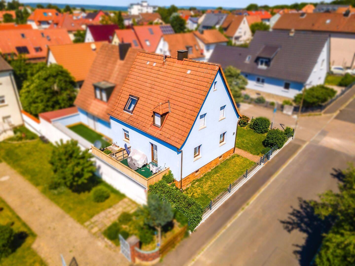 Immobilie in Waldbüttelbrunn - Gepflegtes Zweifamilienhaus in ruhiger Wohnlage - Bild 3