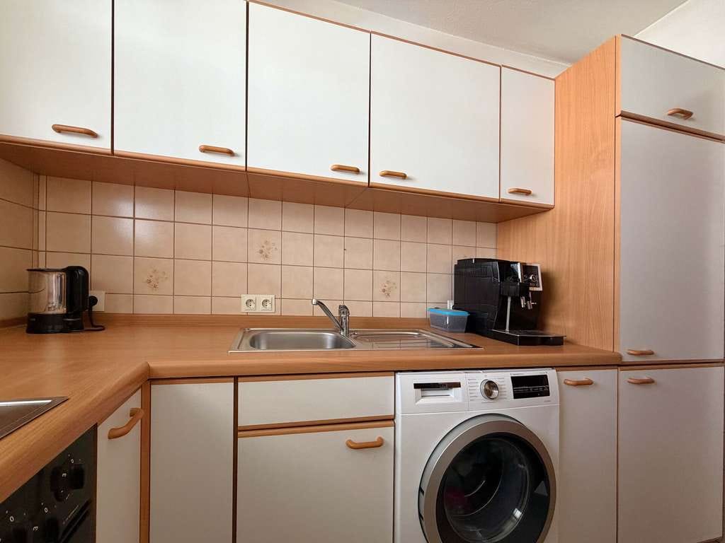 Immobilie in Rietheim-Weilheim - Gute Kapitalanlage zum TOP-Preis. Sicher seit
30 Jahren vermietet. 2 Zimmer auf 56 m². Plus
Garage - Bild 4