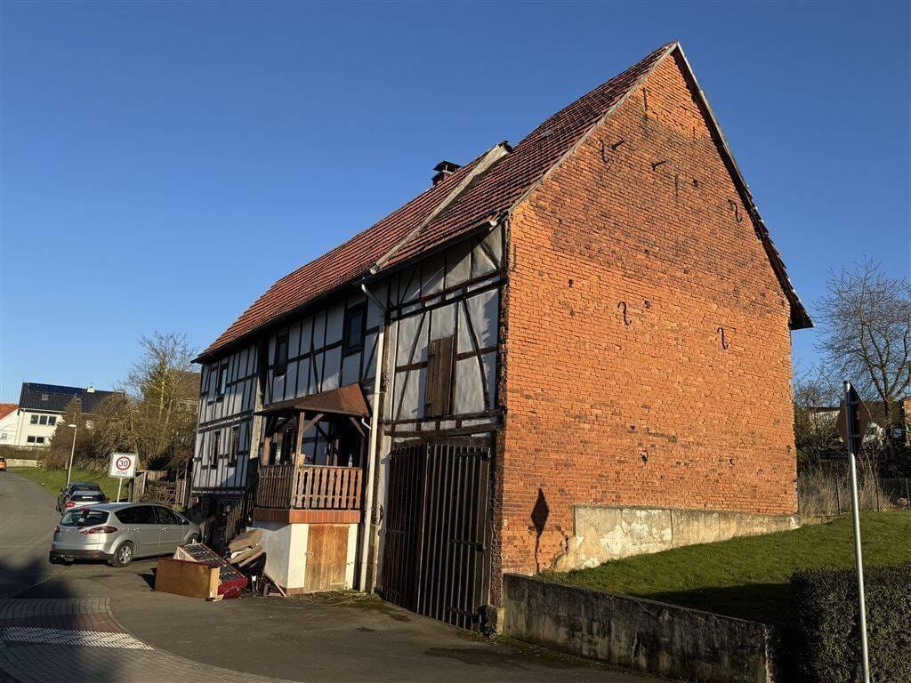 Immobilie in Wolfhagen - Einfamilienhaus plus möglichen Bauplatz in Wolfhagen-Viesebeck! - Bild 2