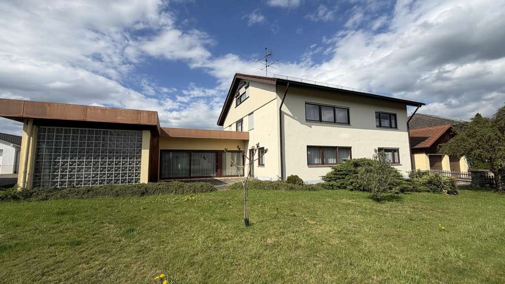 Immobilie in Neustetten - Wundervolles Wohnhaus mit toll angelegtem Garten - Bild 2
