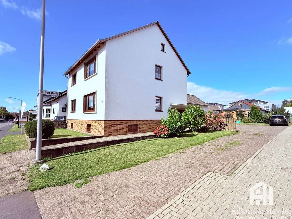 Immobilie in Vellmar - **Preisreduzierung** Gepflegtes 2-Familienhaus in Vellmar mit variablen Nutzungsmöglichkeiten - Bild 1