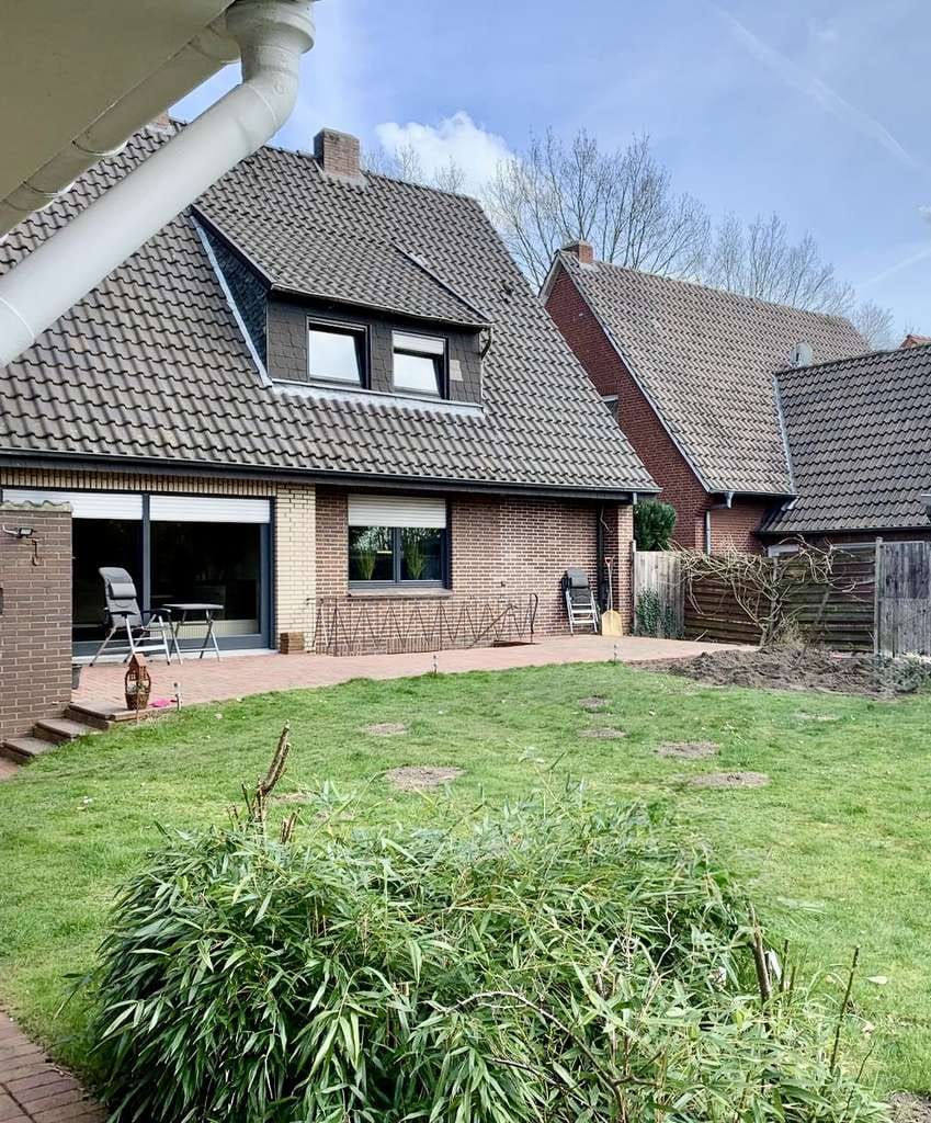Immobilie in Ahaus - Pures Wohnglück! 2 Familienhaus mit traumhaften Garten und Garagen - Bild 2