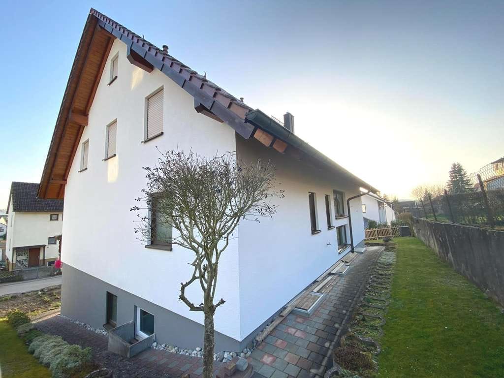 Immobilie in Bühlertann - Viel Platz für Familie und Zukunft – großzügiges Wohnhaus mit Einliegerwohnung & Ausbaureserve  - Bild 1