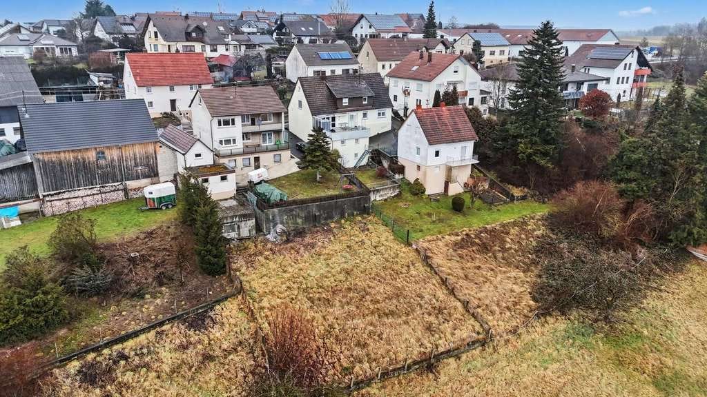 Immobilie in Dürmentingen - Kampfpreis in Aussichtslage – Zweifamilienhaus mit 972 m² Grundstück für Handwerker & Investoren! - Bild 3