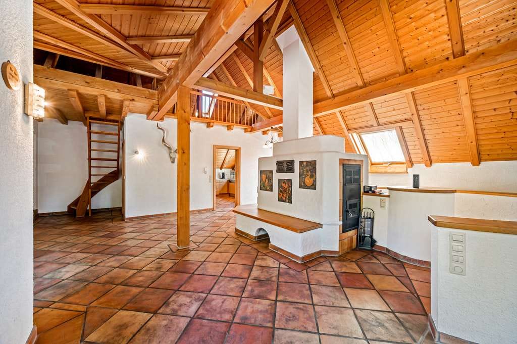 Immobilie in Lichtenau - Einzigartiges Wohnhaus mit Dachterrasse, Einliegerbereich und besonderem Raumgefühl - Bild 2