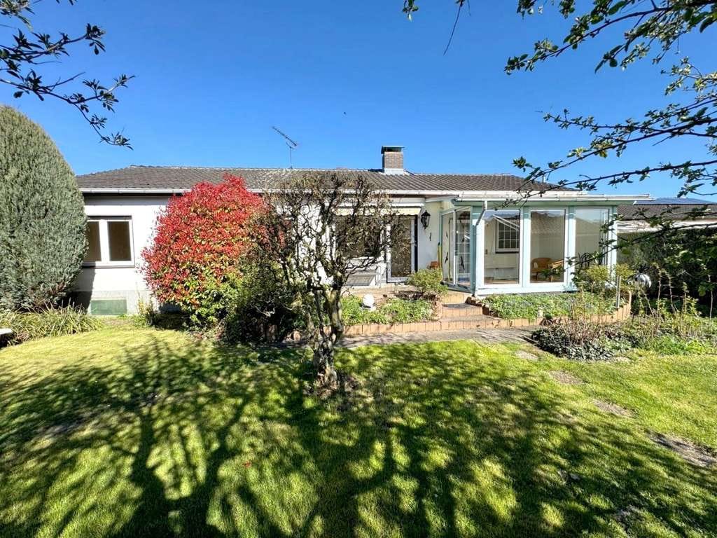 Immobilie in Warendorf - Wohnen auf einer Ebene – Bungalow mit großem Garten auf Erbpachtgrundstück - Bild 0