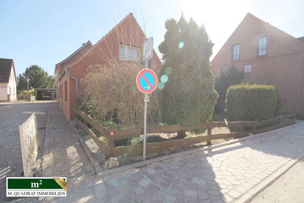 Immobilie in Lauenburg/Elbe - REN.BEDÜRFTIGES EFH MIT GR. NUTZFLÄCHE NAHE CITYLAGE DER OBERSTADT IN LAUENBURG - IDEAL FÜR FAMILIEN - Bild 1