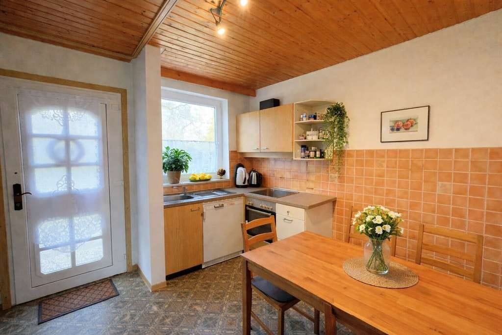 Immobilie in Butjadingen - Reihenmittelhaus an der Nordsee – Vintage-Charme mit Gestaltungsmöglichkeiten - Bild 2