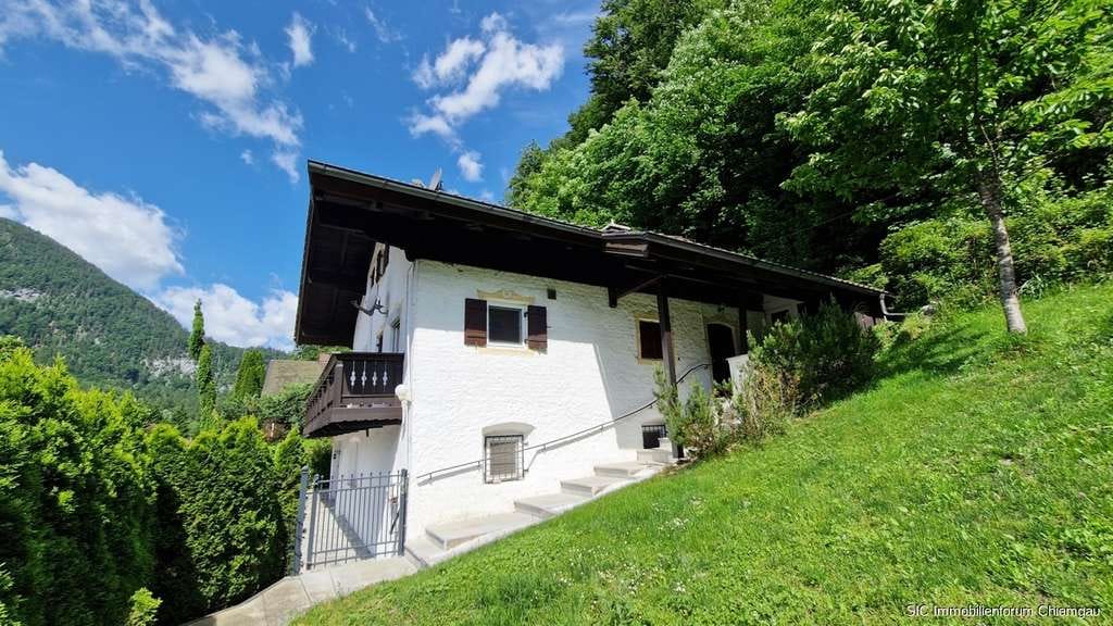 Immobilie in Schneizlreuth - Einfamilienhaus mit Altbaucharme, XXL-Dachterrasse und traumhafter Bergrundumsicht! - Bild 3