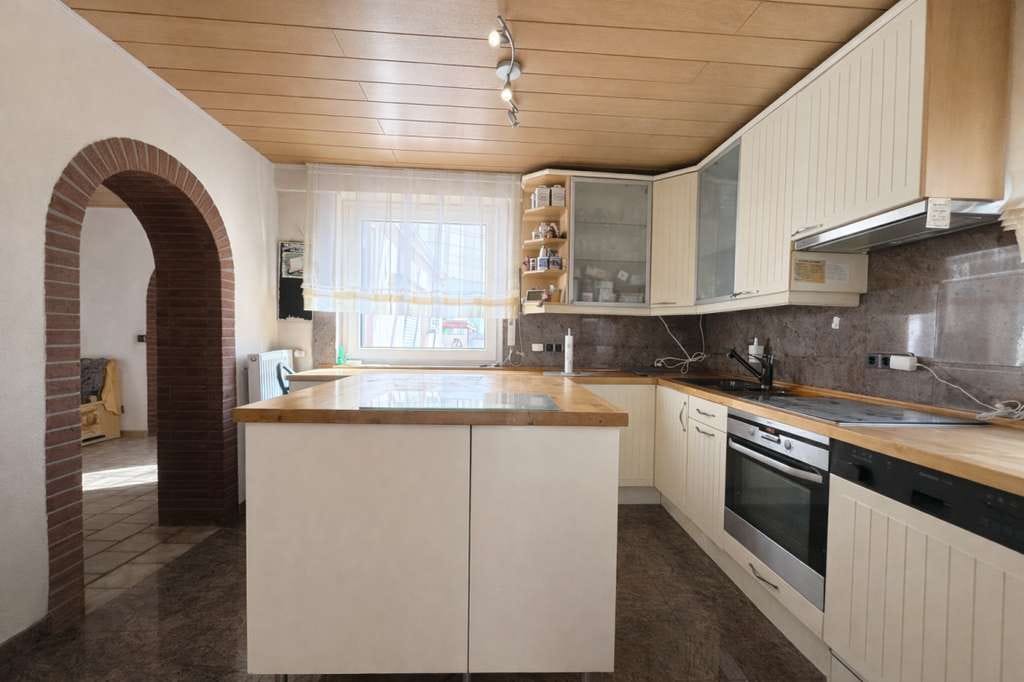 Immobilie in Groß-Rohrheim - Endlich genug Platz – 10 Zimmer + 5 Stellplätze + Sauna + Wintergarten - Bild 3