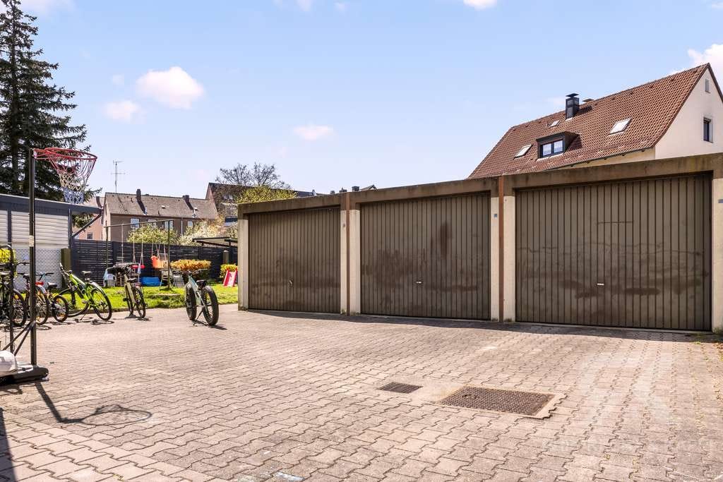 Immobilie in Weiden in der Oberpfalz - Grundbuch statt Sparbuch: Lukratives Dreifamilienhaus mit vermietungssicherem 4-Zimmer-Vortei - Bild 4