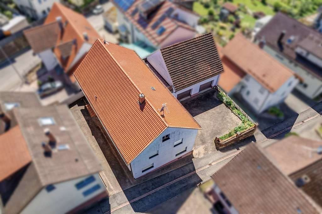 Immobilie in Malsch - Zukunftsstarkes Mehrfamilienhaus – aktuell 2 Wohneinheiten, Potenzial für bis zu 8 Einheiten - Bild 1