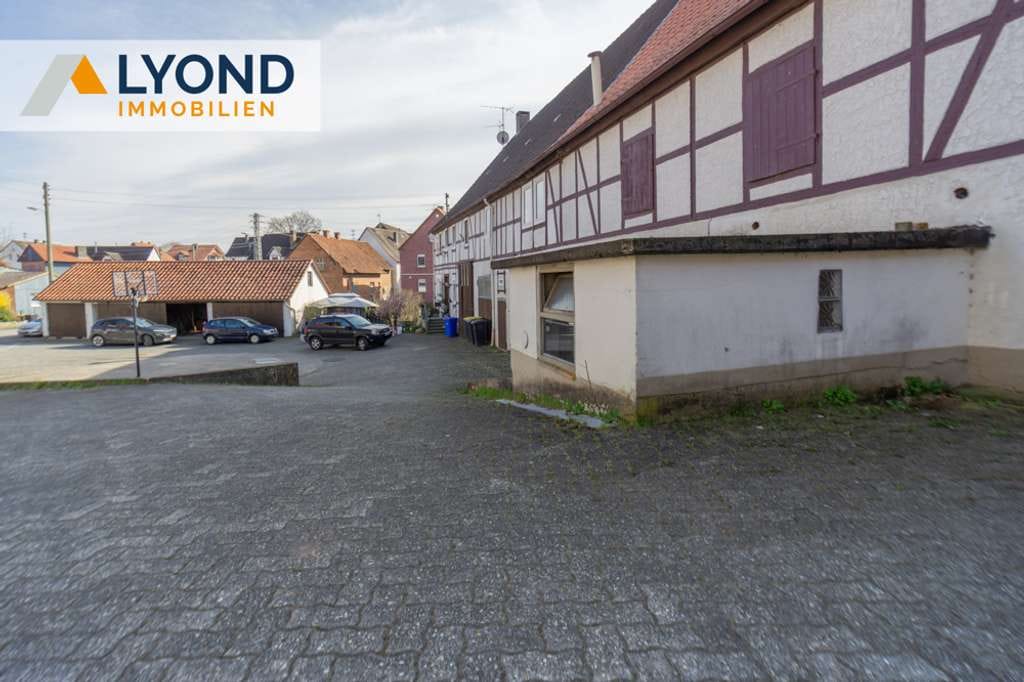 Immobilie in Bad Arolsen - Großzügiges Fachwerkhaus mit großem Grundstück und Entwicklungsmöglichkeiten! - Bild 3