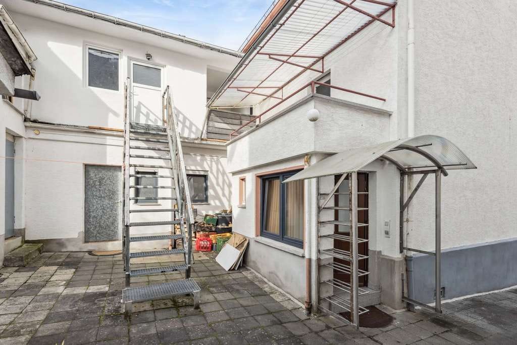 Immobilie in Elz - Großzügiges Einfamilienhaus vielseitig nutzbar - Bild 2
